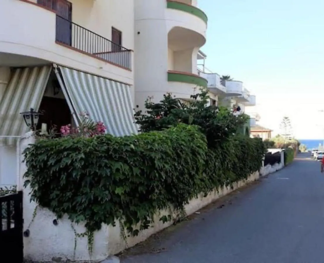 Emily Home Giardini-Naxos Dom wakacyjny